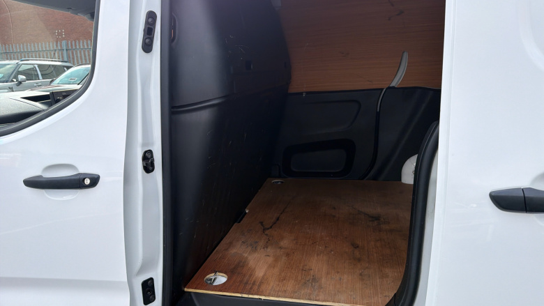 Vauxhall Combo Cargo Combo L1 Diesel 2300 1.5 Turbo D 100ps H1 Sportive Van